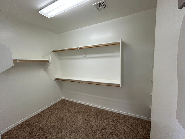 Building Photo - 5411 W Rowel Rd