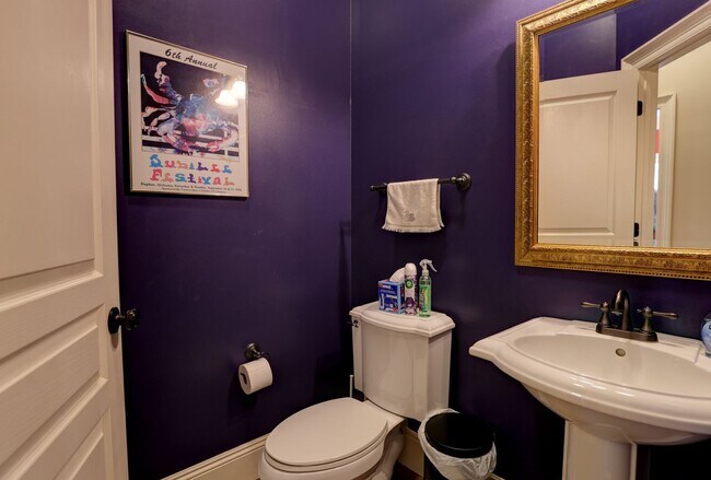 Building Photo - FULLY FURNISHED-  AVAILABLE NOW! 3 Bedroom / 3 Bath Fully- Furnished Brick home