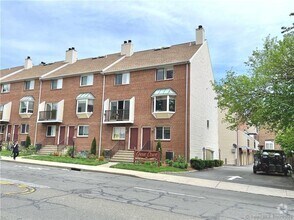 Building Photo - 101 Grove St