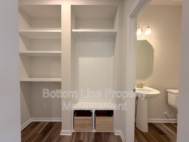 Building Photo - 15622 Little Bluestem St