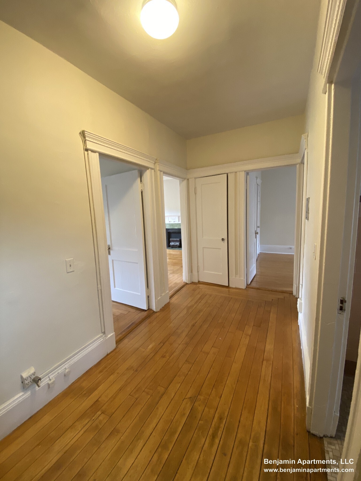 Building Photo - 1583 Beacon St