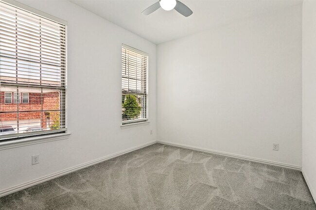 Building Photo - 242 Woodson St