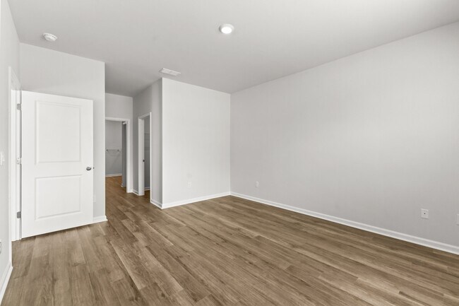 Building Photo - 1005 Sennema Cir