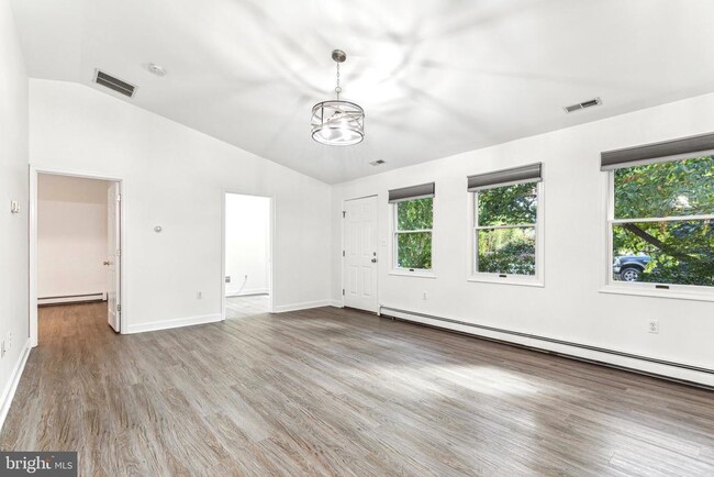 Building Photo - 1500 St Margarets Rd