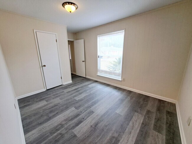 Building Photo - 7819 Hearthstone Cir