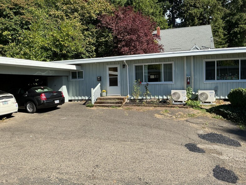 Primary Photo - 322 SE 2nd St