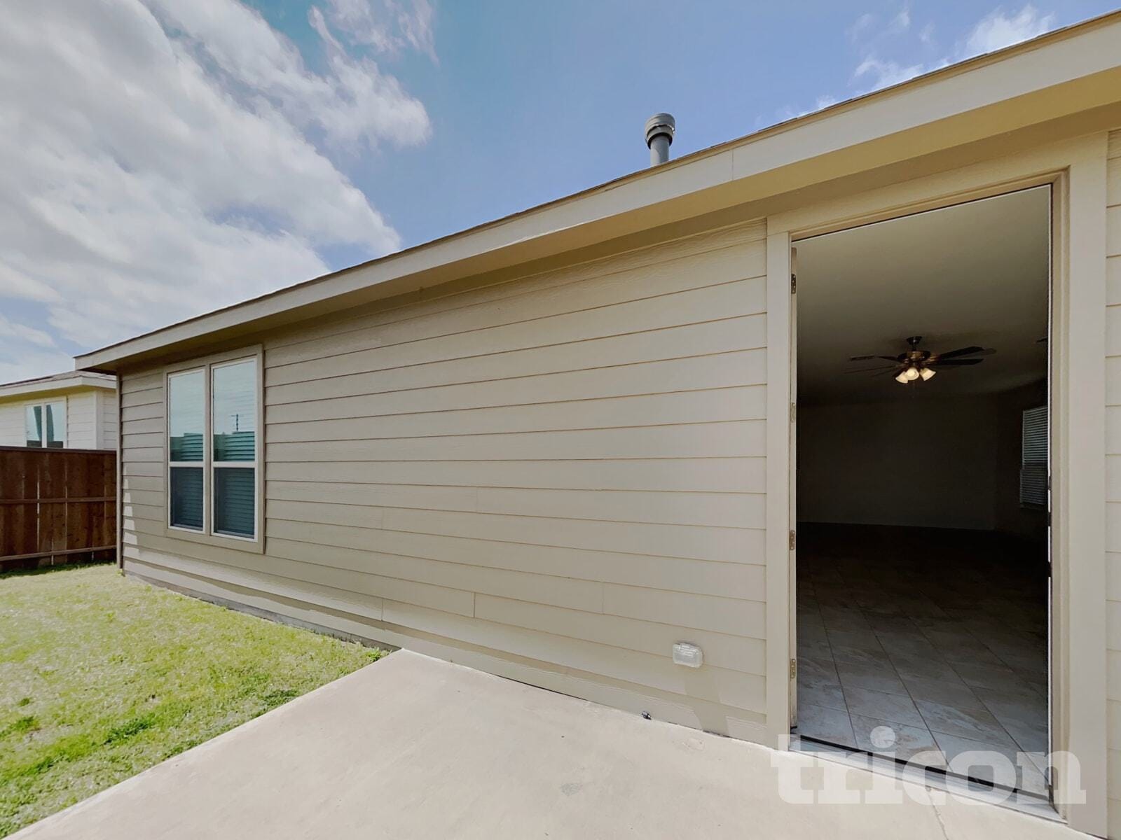 Building Photo - 2604 Wheeler Ave