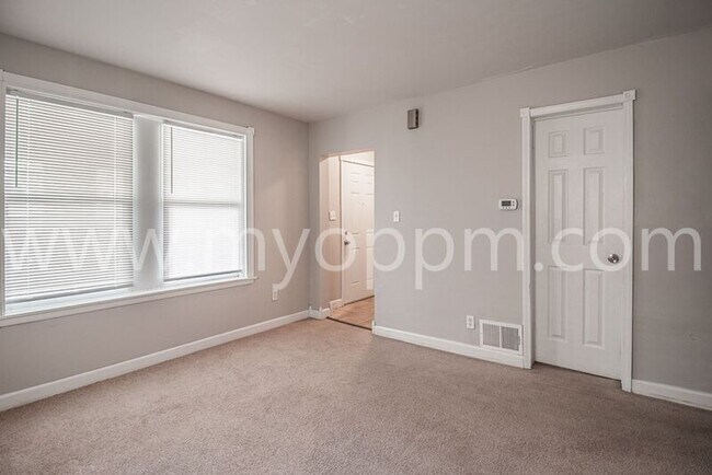 Building Photo - 3008 Seward St