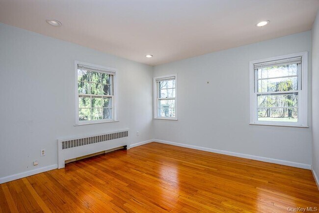 Building Photo - 644 Gilbert Ave