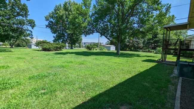 Building Photo - 1832 Ranser Rd