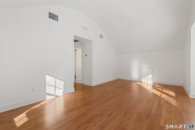 Building Photo - 111 Lyons Plain Rd