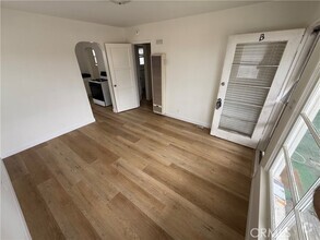Building Photo - 208 W Marquita