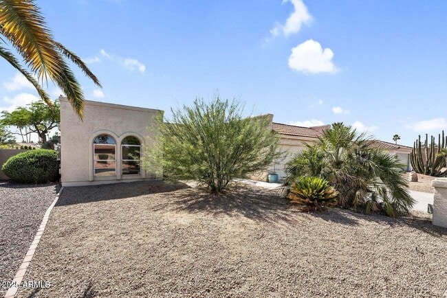 Building Photo - 25810 S Boxwood Dr