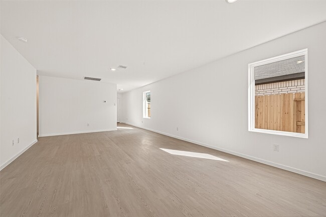 Building Photo - 26923 Dalmatian Bellflower Dr