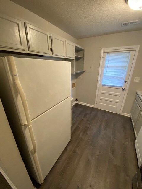 Building Photo - 3909 Overland Hts