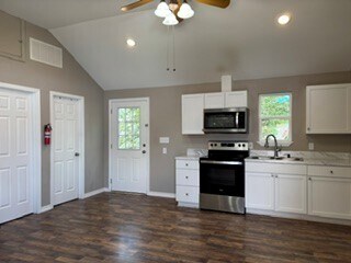 Building Photo - 7616 TX-171