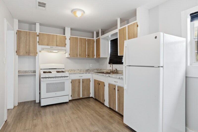 Building Photo - 205 Cunningham Dr