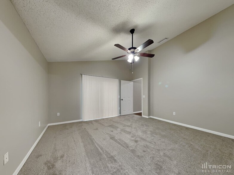 Building Photo - 13461 Staghorn Rd