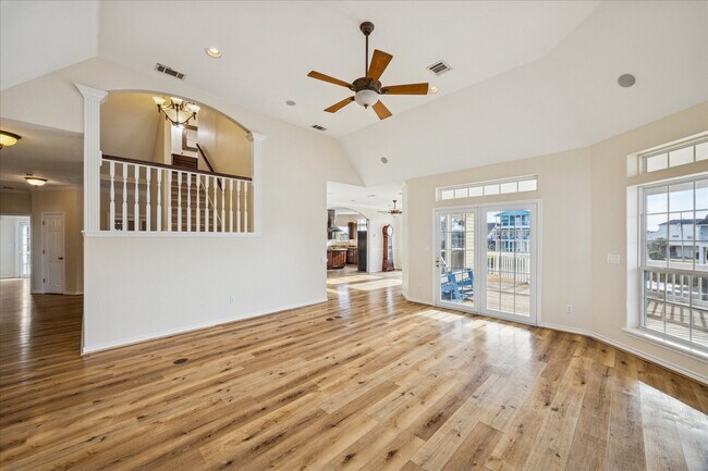 Building Photo - 22621 Bay Point Dr