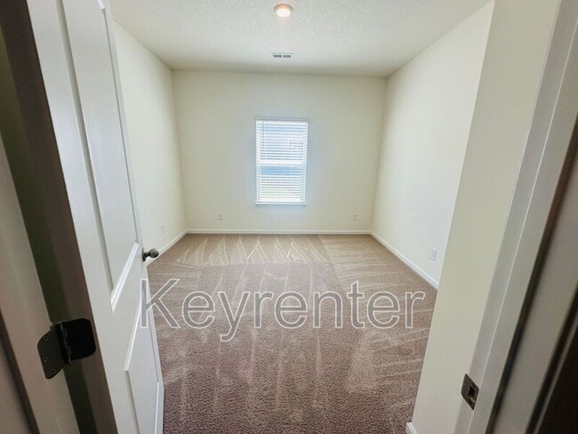 Building Photo - 313 Eclipse Ln
