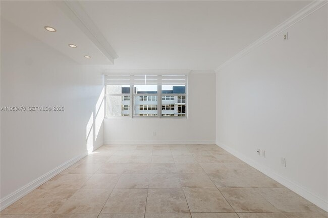 Building Photo - 16565 NE 26th Ave