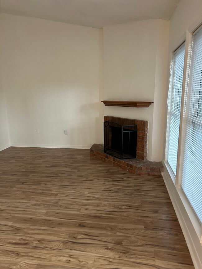 Building Photo - 628 Trinidad Ct