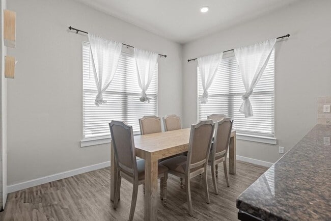 Building Photo - 2602 Ivy Ct