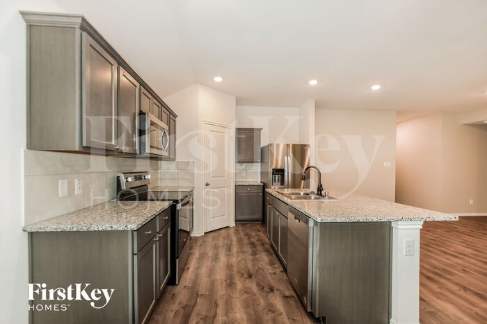 Building Photo - 3338 Everly Dr