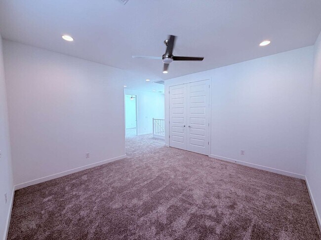 Building Photo - 10126 E Ulysses Ave