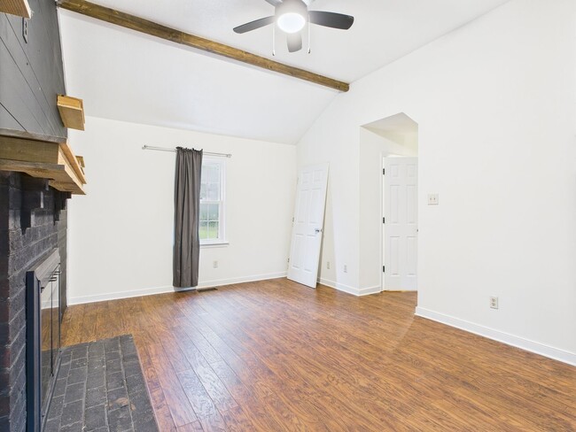 Building Photo - 8621 Sunset Knoll Rd