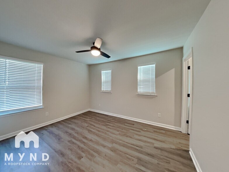 Building Photo - 804 Twin Falls Dr