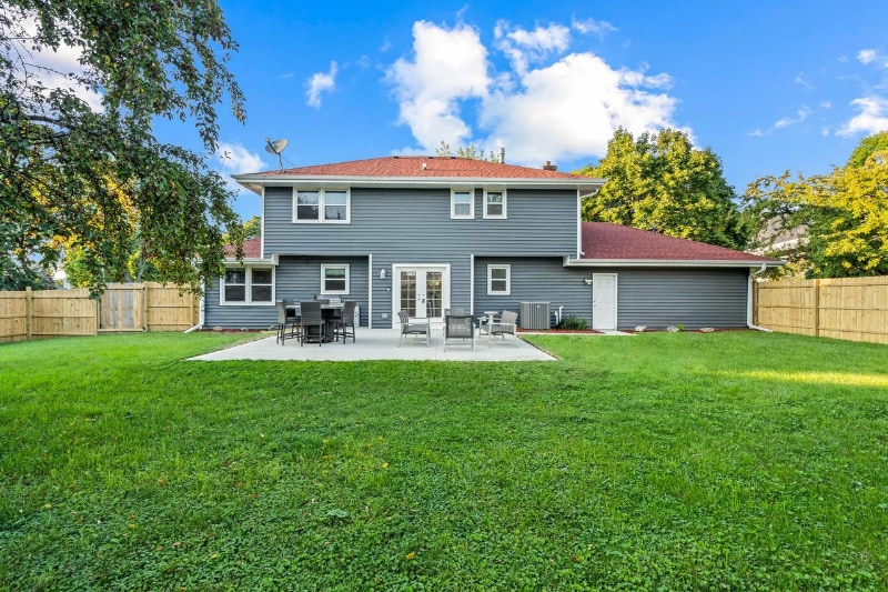 Building Photo - 421 W Lloyd St