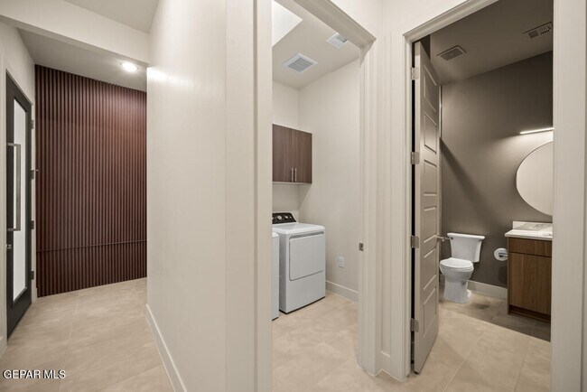 Building Photo - 828 Acton St