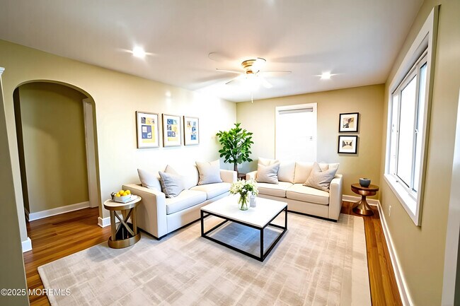 Primary Photo - 341 David St