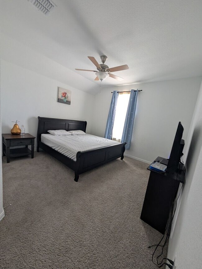 Building Photo - Spacious 4BR House in Hutto. Walkable dist...