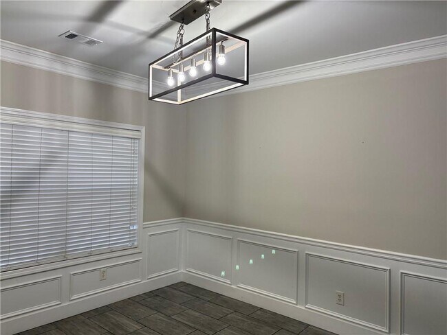 Building Photo - 1448 Autumn Wood Trail
