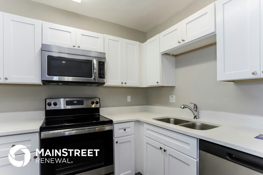 Building Photo - 8464 Hollyhock Ave