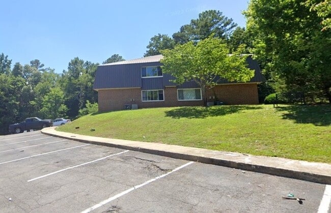 Building Photo - 2300 Deerman St