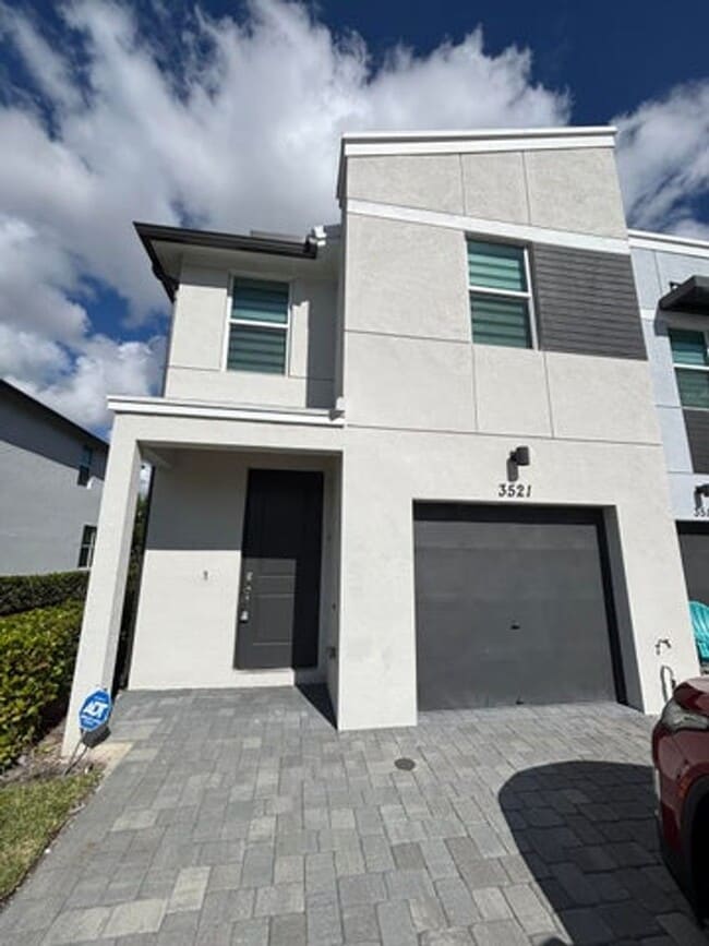 Building Photo - 3521 Joshua Tree St