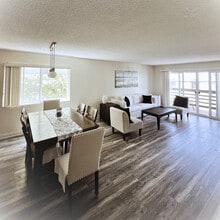 Building Photo - Hermosa Palm Haven