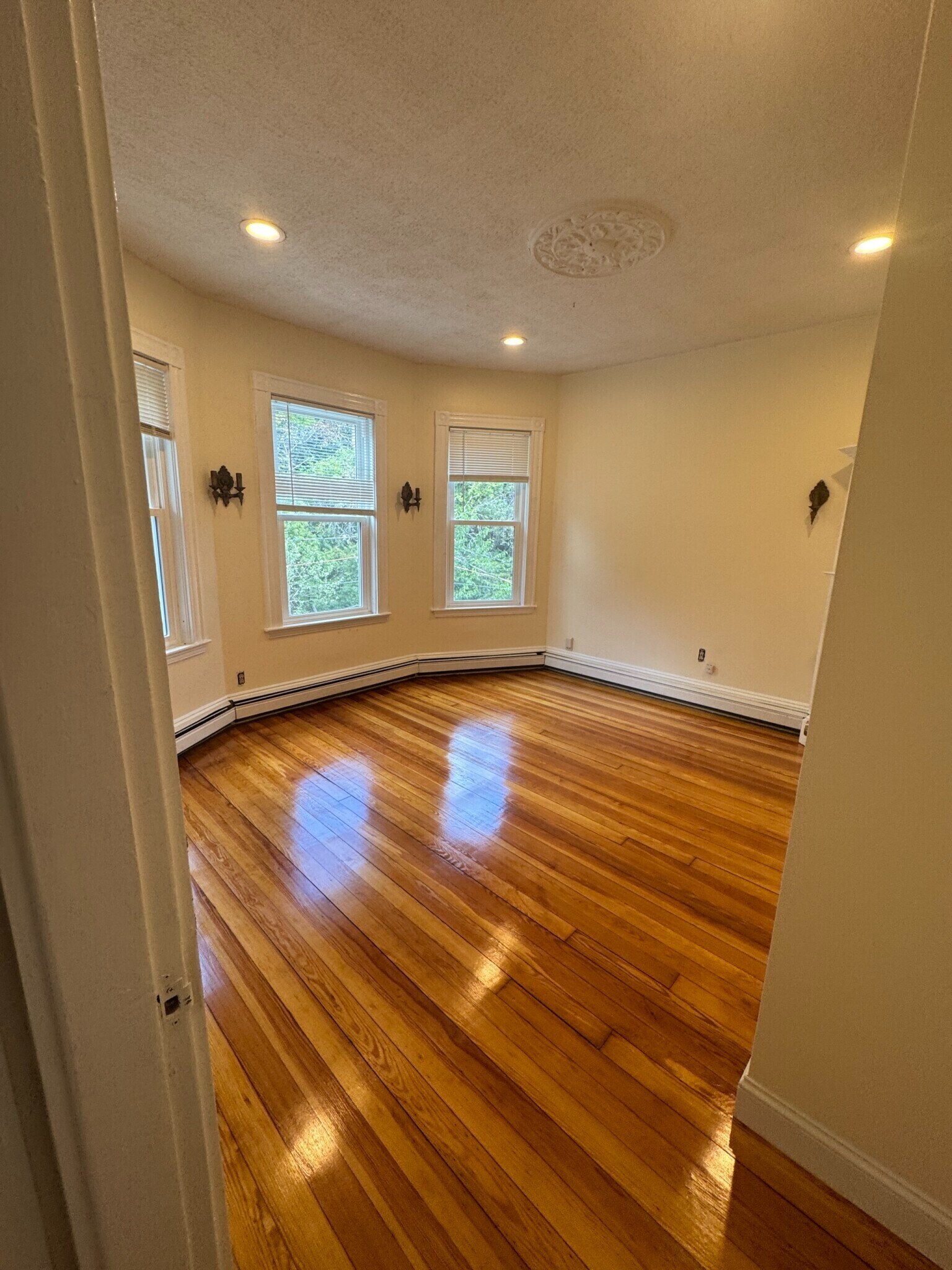 Building Photo - 64 Fisher Ave