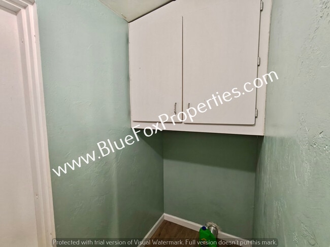 Building Photo - 3310 W Calle Toronja