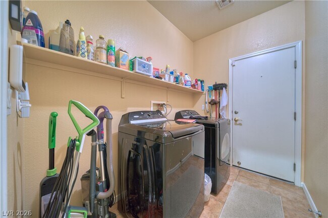 Building Photo - 5720 Al Fresco Ave