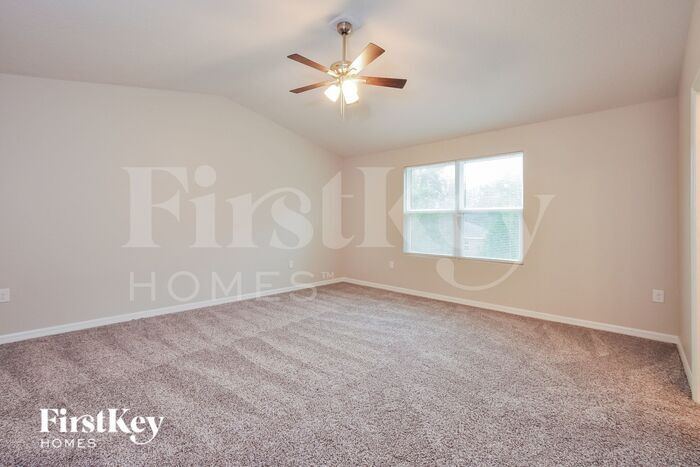 Building Photo - 111 Pine Cir Dr