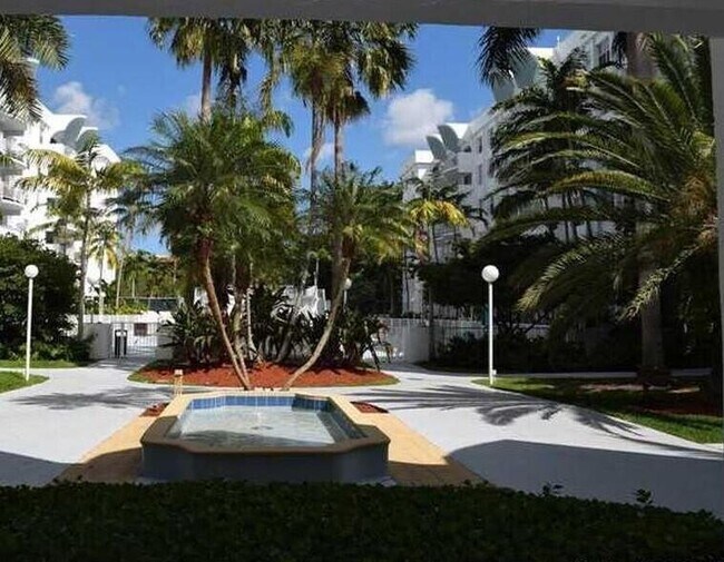 Building Photo - 488 NW 165th St