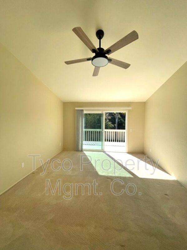 Building Photo - 526 Trailridge Dr