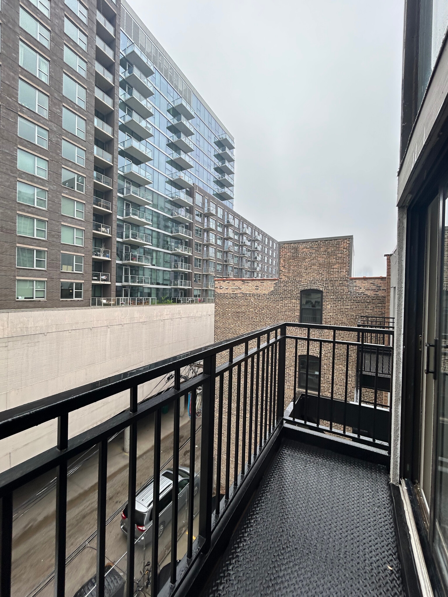 Building Photo - 1214 N La Salle Dr