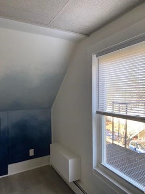 Main bedroom with ombre wall finish. - 16 Eames St