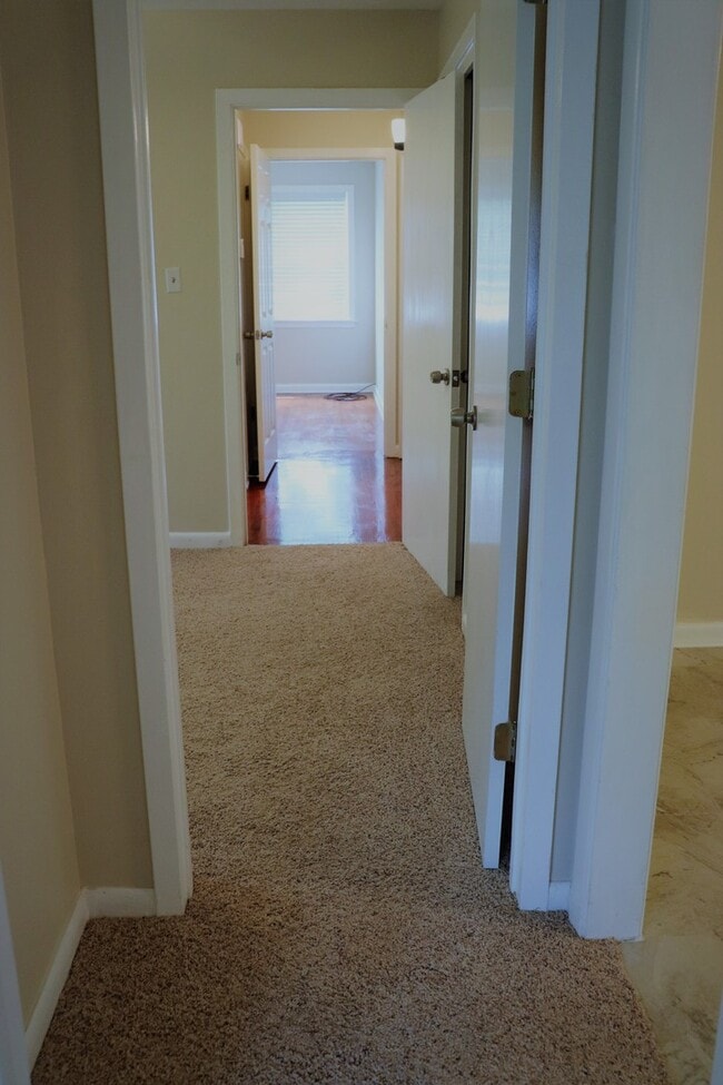Building Photo - Bossier City, LA - 71112 - Beautifully upd...