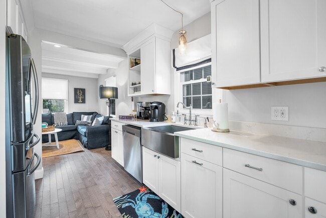 Building Photo - 76 S Edgewood Rd